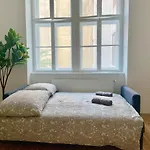 Sunny 65 M2 Central Long Term Apartment With Free Parking