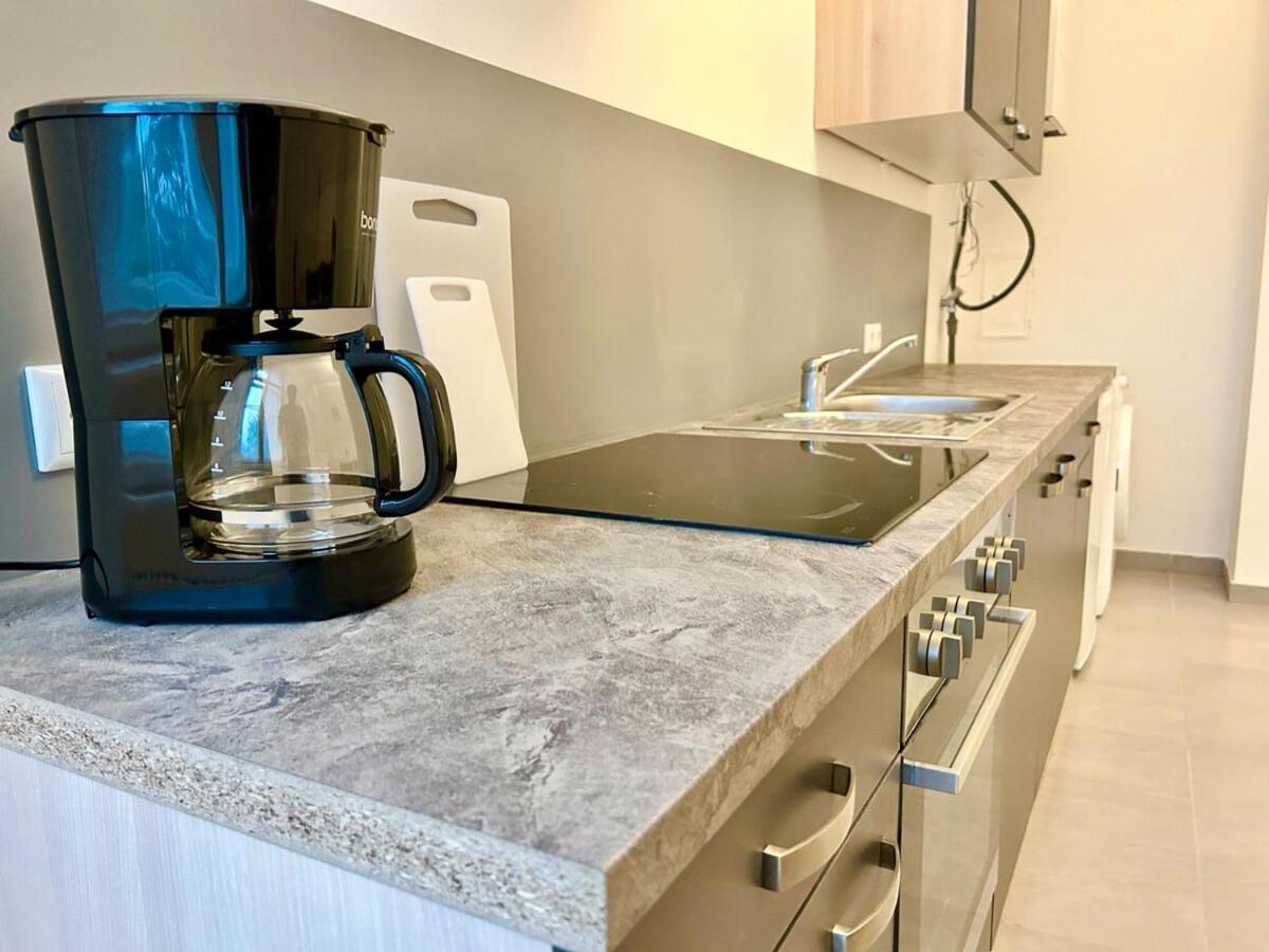 Sunny 65 M2 Central Long Term Apartment With Free Parking Wien