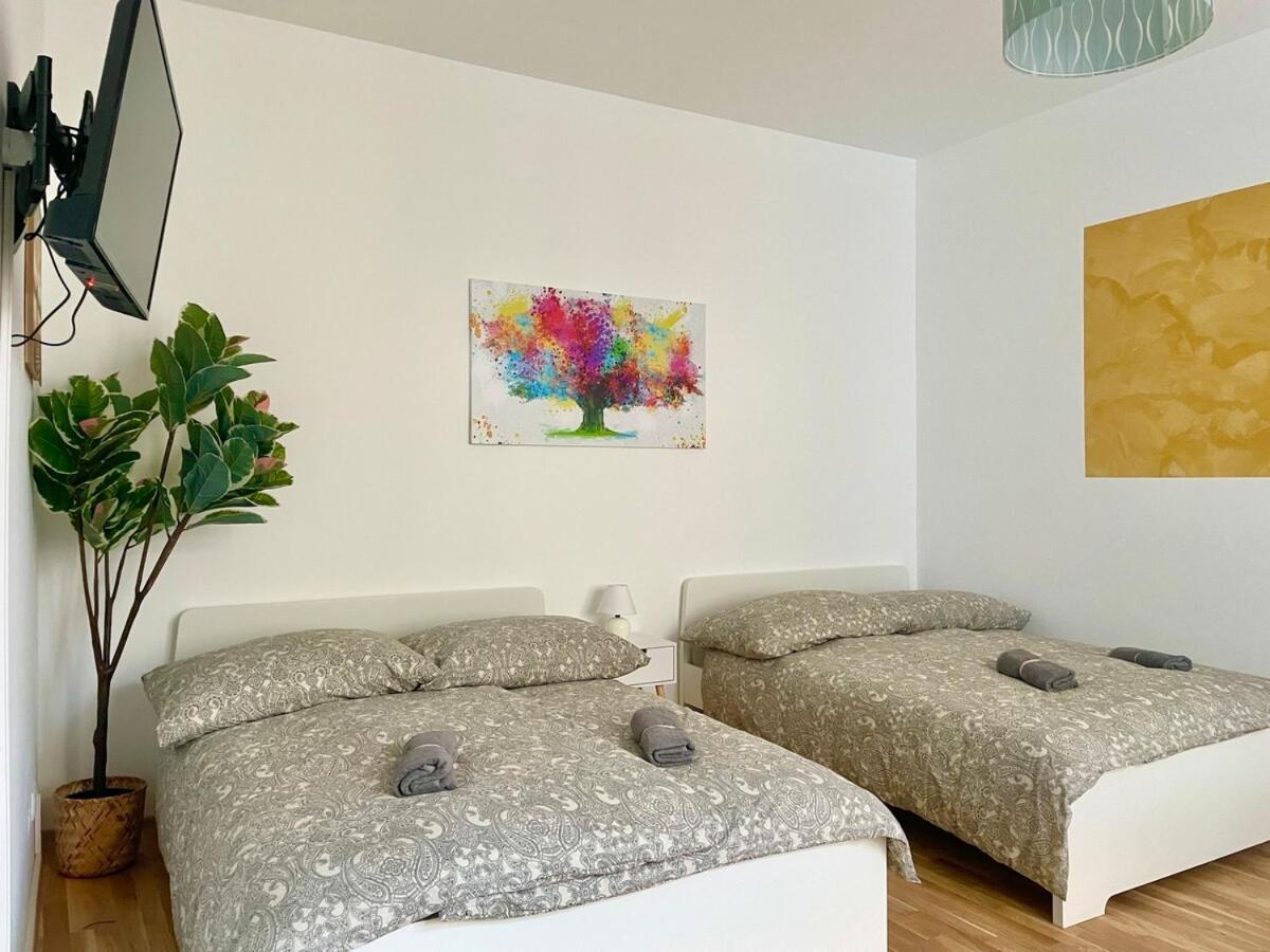Sunny 65 M2 Central Long Term Apartment With Free Parking