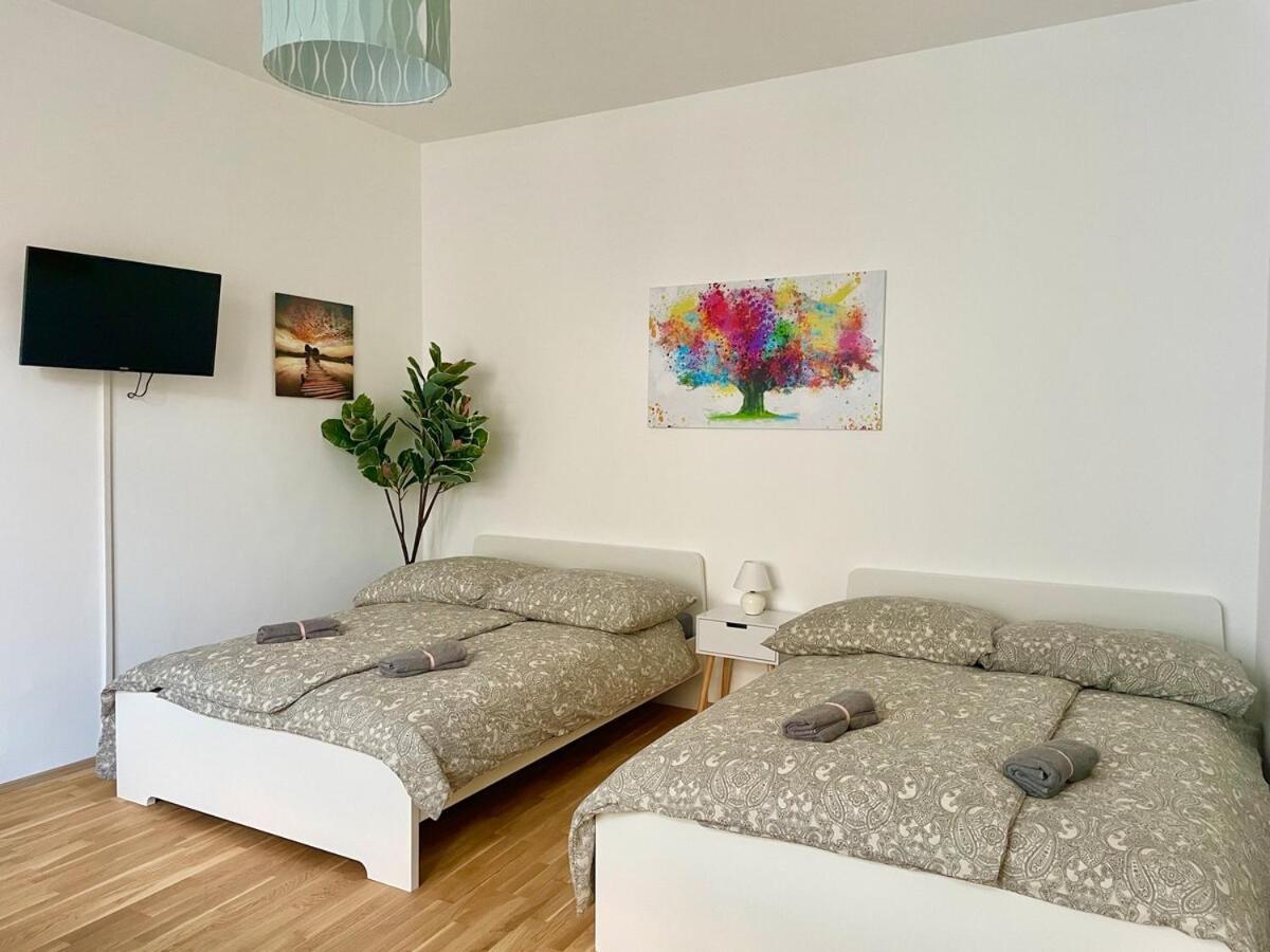 Sunny 65 M2 Central Long Term Apartment With Free Parking *