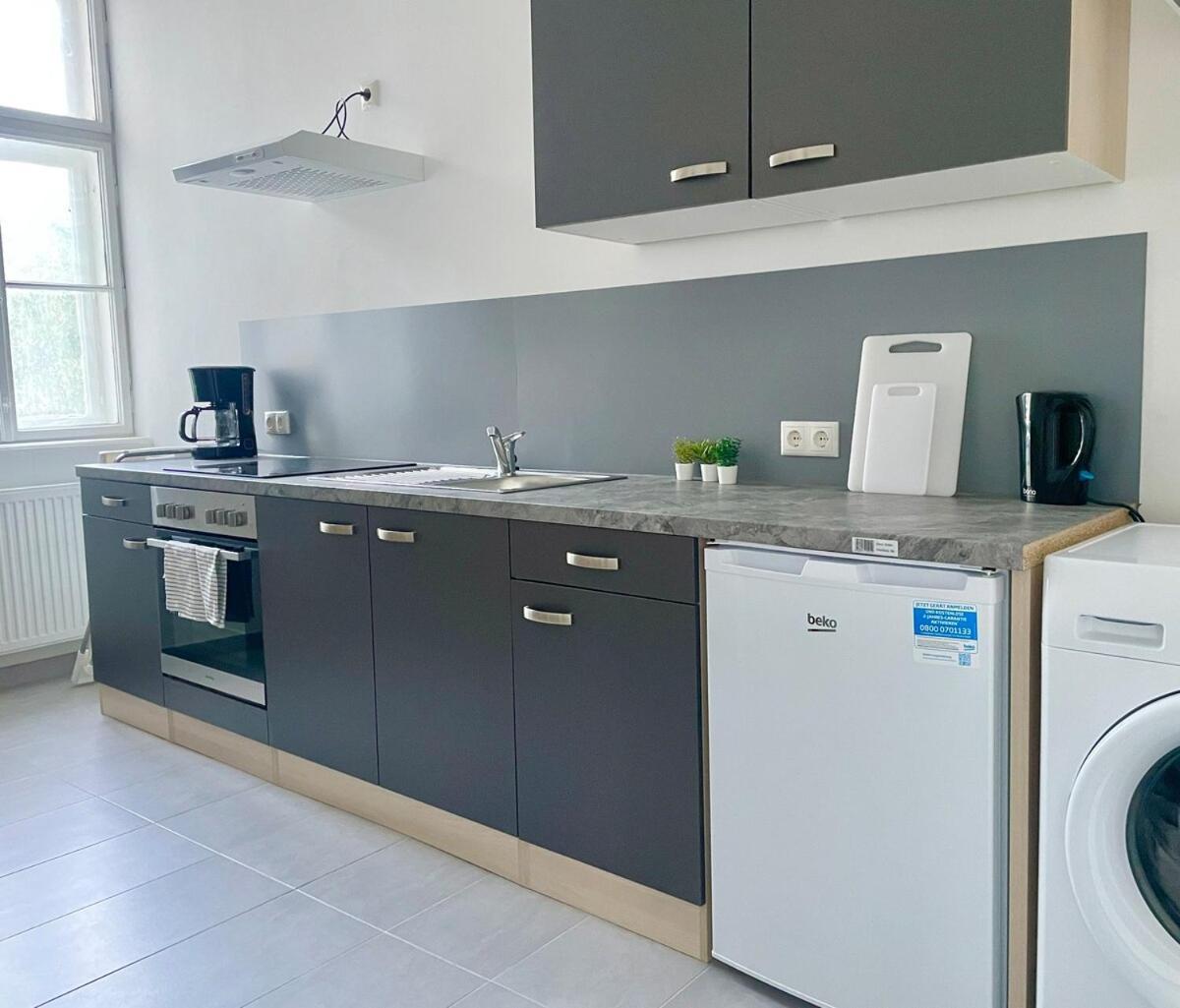 Sunny 65 M2 Central Long Term Apartment With Free Parking * Wien