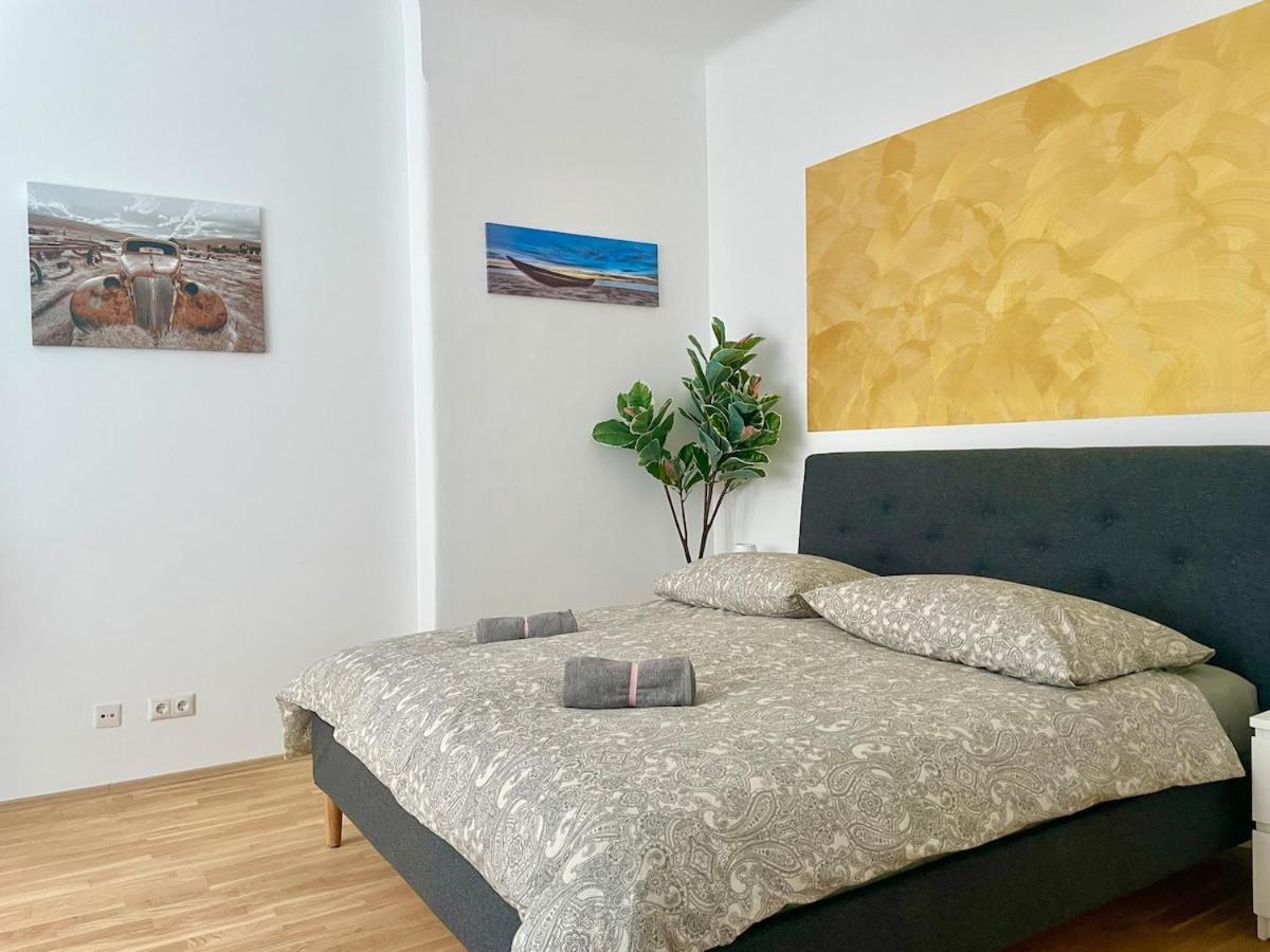 Sunny 65 M2 Central Long Term Apartment With Free Parking Wien